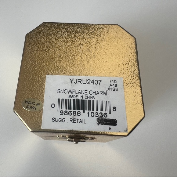 Juicy Couture Limited Edition Snowflake Charm - Picture 8 of 8